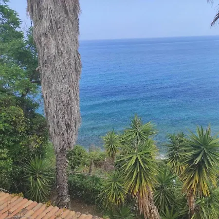 Vibrant In Sant Irene Torre Vecchia With Pool