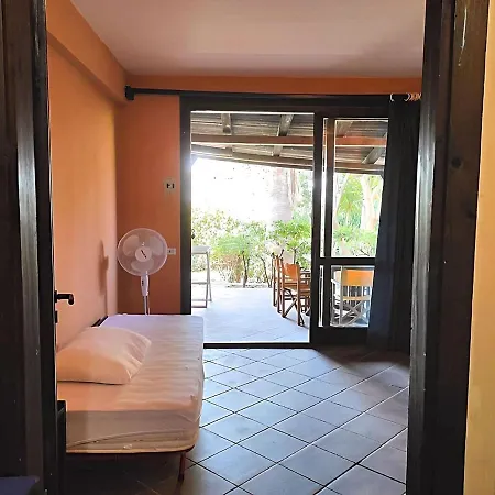 Appartamento Vibrant In Sant Irene Torre Vecchia With Pool